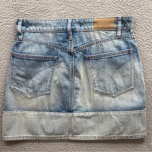 Calvin Klein denim mini skirt Size 30 w/pockets new w/tags distressed stone blue - Picture 8 of 14